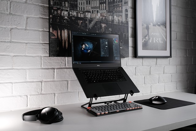 1767239880645273.jpg laptop-6332543_640.jpg